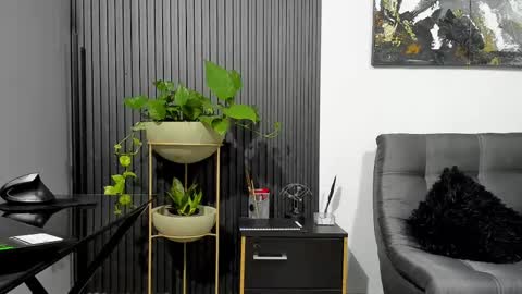 Julian online show from February 15, 2025, 10:21 pm