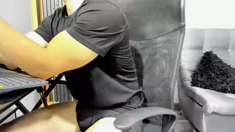 Julian online show from January 10, 2026, 12:18 pm