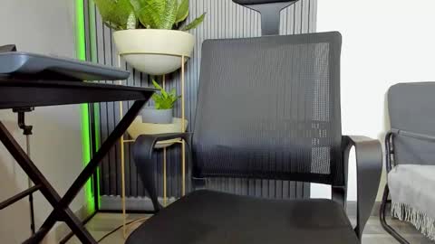 Julian online show from March 19, 2026, 12:53 pm