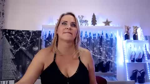 Julia online show from January 6, 2025, 8:18 pm