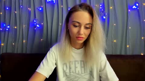 Yulya online show from January 15, 2026, 4:28 am