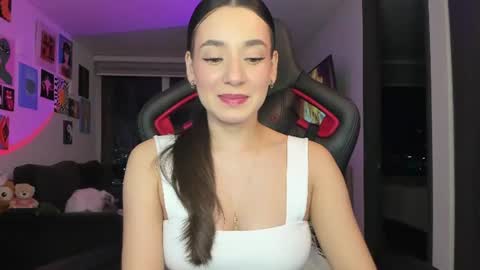 Snapshot of julidavila chatting on June 13, 2026, 12:52 am Jeimy Help me to reach 100 thumbs up online show from June 13, 2026, 12:52 am