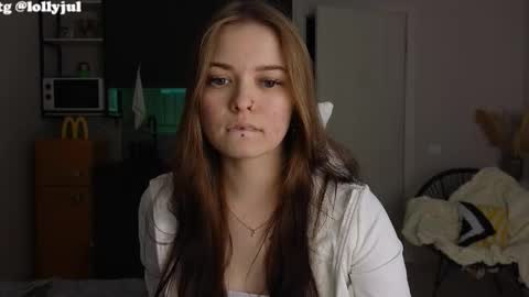 julidropp online show from October 26, 2025, 7:20 pm