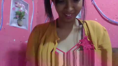 julie0612 online show from April 14, 2026, 8:20 am