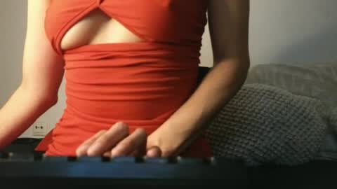 Julie-Game online show from June 18, 2026, 8:24 pm