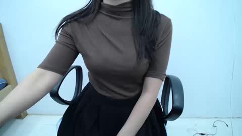 julie9x online show from November 21, 2025, 7:34 pm