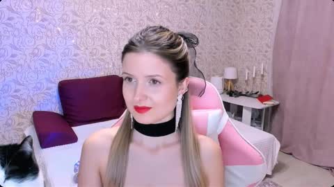 Snapshot of julie_flores chatting on December 7, 2024, 4:03 pm Julie online show from December 7, 2024, 4:03 pm