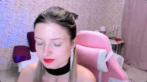 Snapshot of julie_flores chatting on December 7, 2024, 7:10 pm Julie online show from December 7, 2024, 7:10 pm