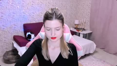 Snapshot of julie_flores chatting on January 10, 2025, 4:20 pm Julie online show from January 10, 2025, 4:20 pm