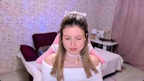 Snapshot of julie_flores chatting on January 27, 2025, 4:11 pm Julie online show from January 27, 2025, 4:11 pm