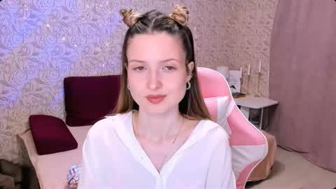 Snapshot of julie_flores chatting on February 18, 2025, 3:43 pm Julie online show from February 18, 2025, 3:43 pm