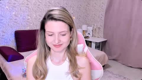 Snapshot of julie_flores chatting on February 28, 2025, 6:41 pm Julie online show from February 28, 2025, 6:41 pm