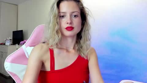 Snapshot of julie_flores chatting on September 13, 2025, 3:45 pm Julie online show from September 13, 2025, 3:45 pm