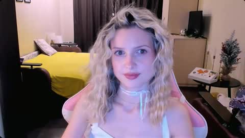 Snapshot of julie_flores chatting on November 23, 2025, 2:06 pm Julie online show from November 23, 2025, 2:06 pm