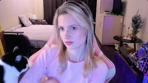 Snapshot of julie_flores chatting on November 29, 2025, 4:32 pm Julie online show from November 29, 2025, 4:32 pm