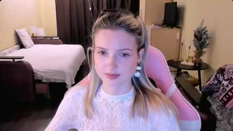 Snapshot of julie_flores chatting on November 30, 2025, 2:10 pm Julie online show from November 30, 2025, 2:10 pm