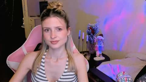 Snapshot of julie_flores chatting on January 9, 2026, 3:48 pm Julie online show from January 9, 2026, 3:48 pm