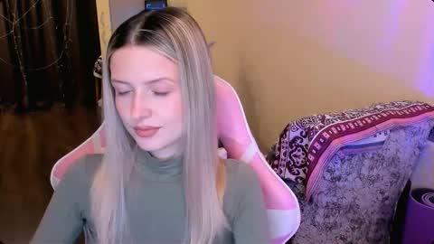 Snapshot of julie_flores chatting on January 13, 2026, 3:50 pm Julie online show from January 13, 2026, 3:50 pm