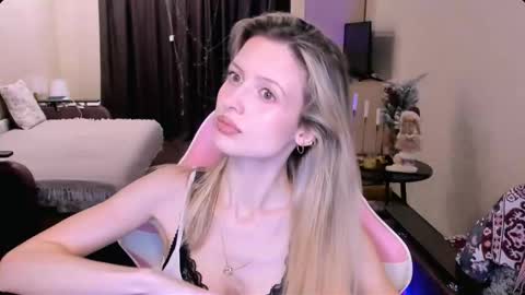 Snapshot of julie_flores chatting on January 14, 2026, 4:01 pm Julie online show from January 14, 2026, 4:01 pm