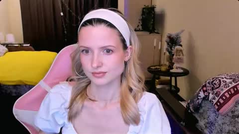 Snapshot of julie_flores chatting on January 16, 2026, 1:26 pm Julie online show from January 16, 2026, 1:26 pm