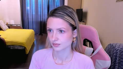 Snapshot of julie_flores chatting on February 13, 2026, 4:52 am Julie online show from February 13, 2026, 4:52 am