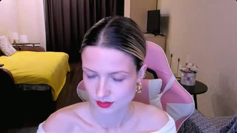 Snapshot of julie_flores chatting on February 13, 2026, 4:58 pm Julie online show from February 13, 2026, 4:58 pm