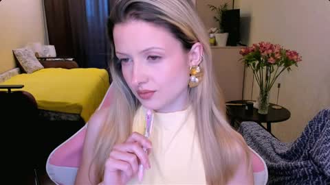 Julie online show from April 10, 2026, 8:19 am