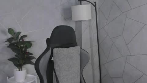 Julie Lucasss online show from May 19, 2026, 1:56 am