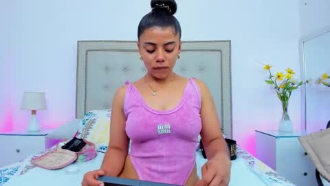 Julieehabubu online show from March 4, 2026, 3:01 am