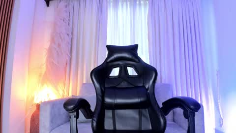 Snapshot of juliensaint_ chatting on September 24, 2025, 11:57 am Julien online show from September 24, 2025, 11:57 am