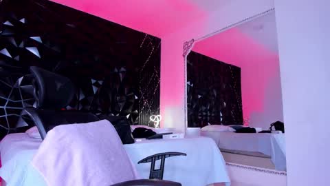 Julien online show from November 2, 2025, 12:40 pm