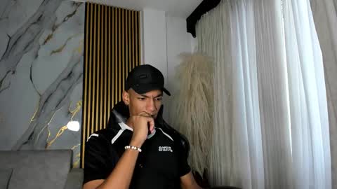 Julien online show from November 26, 2025, 12:06 pm