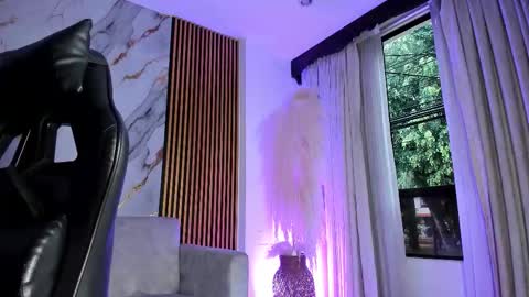 Julien online show from December 4, 2025, 12:03 pm