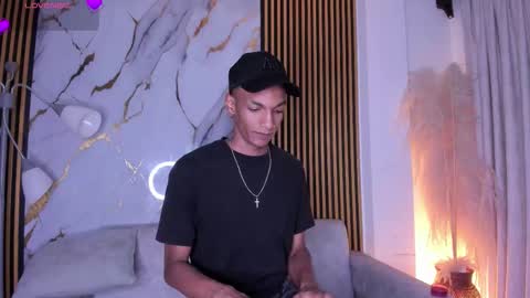 Snapshot of juliensaint_ chatting on March 8, 2026, 12:31 pm Julien online show from March 8, 2026, 12:31 pm