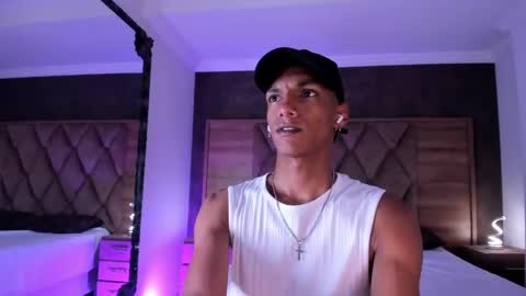 Snapshot of juliensaint_ chatting on March 29, 2026, 10:48 am Julien online show from March 29, 2026, 10:48 am