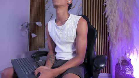 Snapshot of juliensaint_ chatting on April 2, 2026, 11:30 am Julien online show from April 2, 2026, 11:30 am