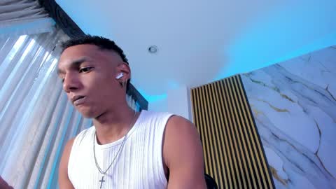 Snapshot of juliensaint_ chatting on April 8, 2026, 11:54 am Julien online show from April 8, 2026, 11:54 am