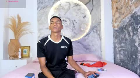 Snapshot of juliensaint_ chatting on April 11, 2026, 12:20 pm Julien online show from April 11, 2026, 12:20 pm