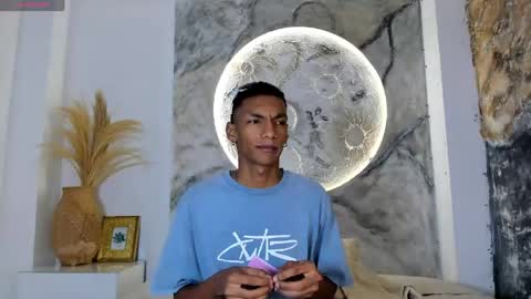 Snapshot of juliensaint_ chatting on April 14, 2026, 11:38 am Julien online show from April 14, 2026, 11:38 am