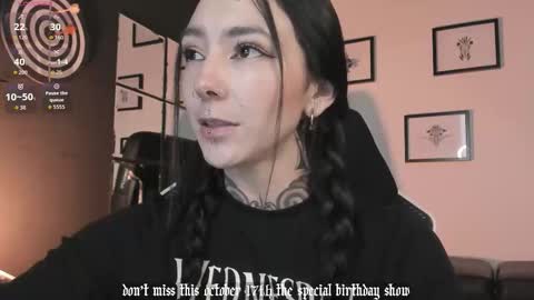 juliet_sourire online show from October 4, 2025, 2:04 pm