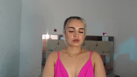 julieta__fox_ online show from February 8, 2025, 4:14 am