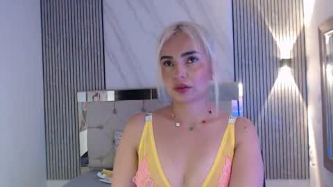 Snapshot of julieta__fox_ chatting on July 13, 2026, 3:26 pm julieta__fox_ online show from July 13, 2026, 3:26 pm