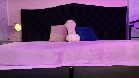 Julieta  online show from April 7, 2026, 12:05 pm