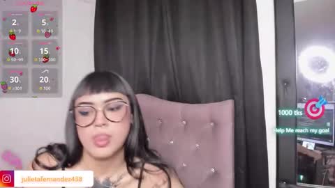 Julieta Fernandez online show from October 23, 2025, 11:46 pm