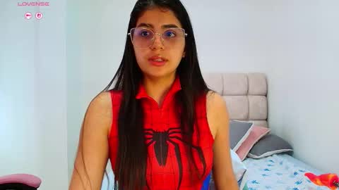 julieta_rose19 online show from February 6, 2026, 2:09 pm