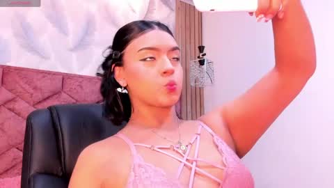 Snapshot of julieta_sweett20 chatting on May 6, 2026, 1:49 pm Julieta online show from May 6, 2026, 1:49 pm