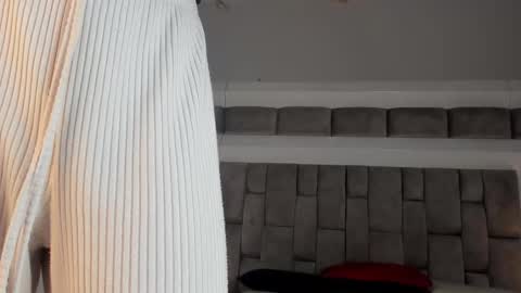 Hi guys It is a pleasure to have you here I am Julieta  online show from January 10, 2026, 12:40 pm