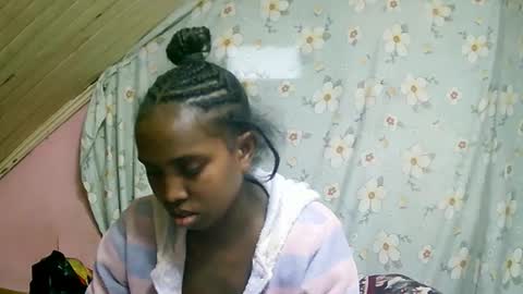 juliette9794 online show from September 22, 2025, 2:41 pm