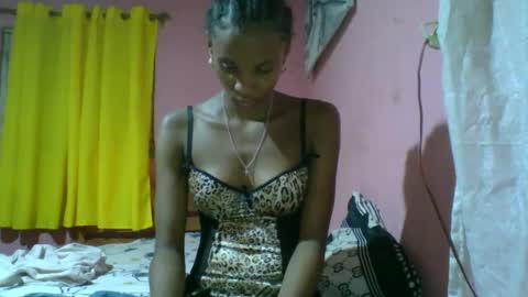juliexexy online show from January 12, 2025, 7:42 pm