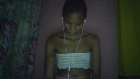 juliexexy online show from January 17, 2025, 5:19 pm